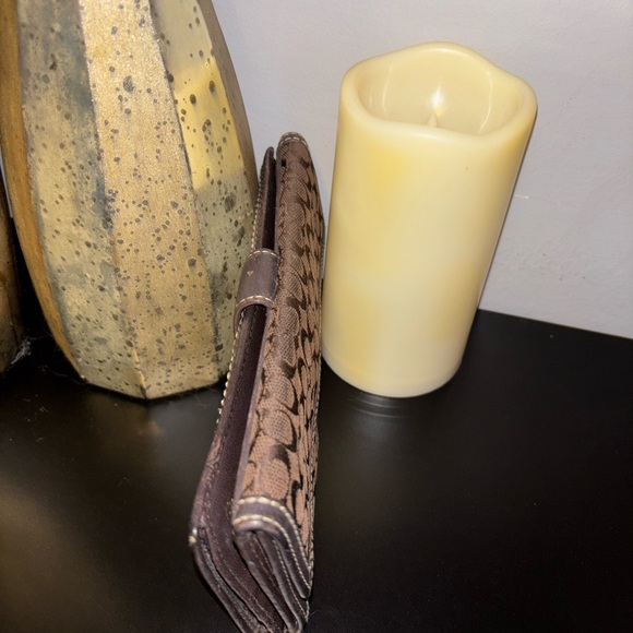 Coach Dark Brown Signature Wallet - Picture 2 of 9
